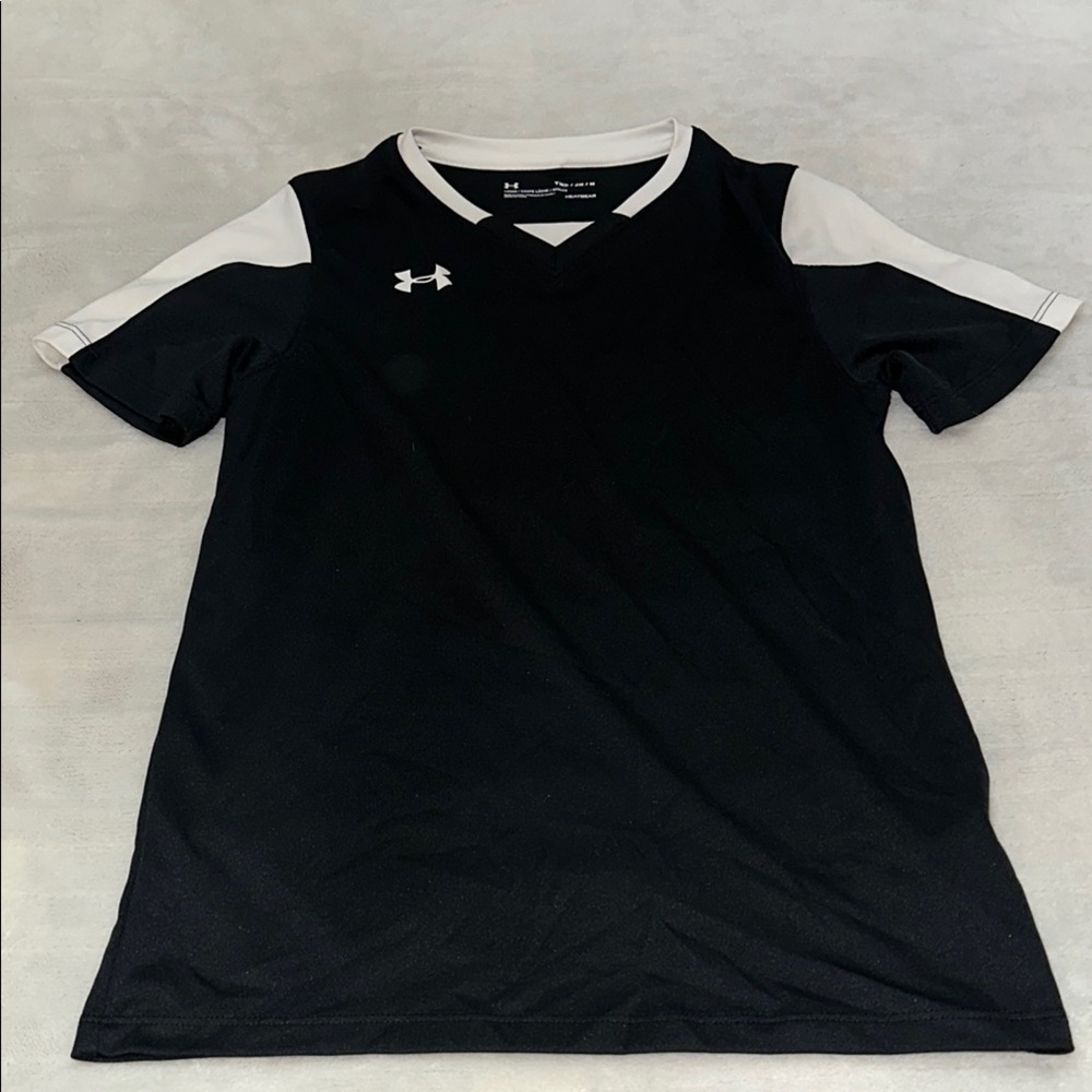 Under Armour Black and White Jersey with Modern Cut-Out Design